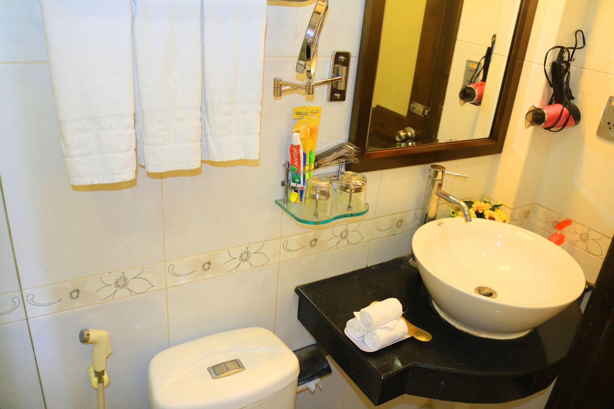 A25 Hotel - 28 Tran Quy Cap Hanoi Bagian luar foto